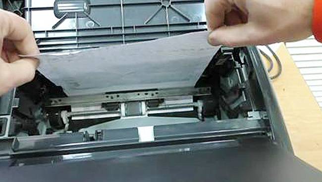 Как исправить ошибку принтера «замятие бумаги», если замятия нет
