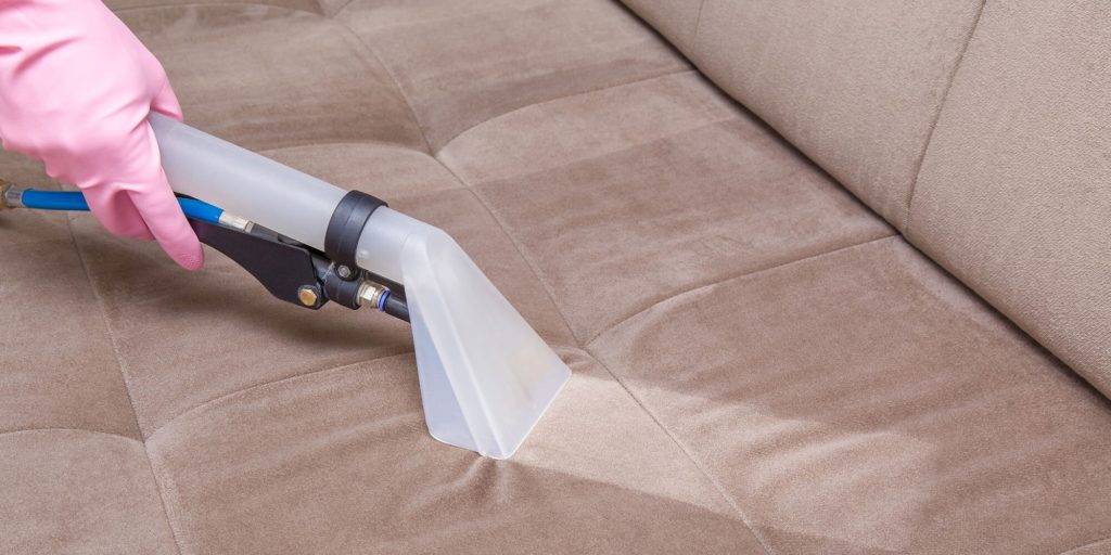 Как почистить диван пароочистителем