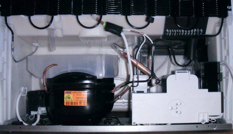 Заправка хладагентом холодильника: какой запах у фреона и вреден ли газ