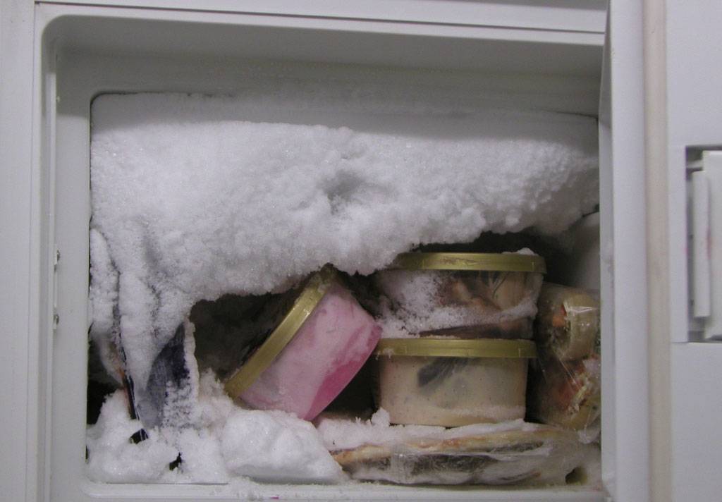 Как правильно и быстро разморозить холодильник за 8 шагов