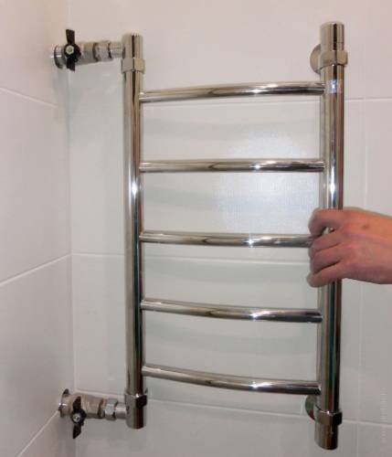Инструкция по установке полотенцесушителя в ванной своими руками