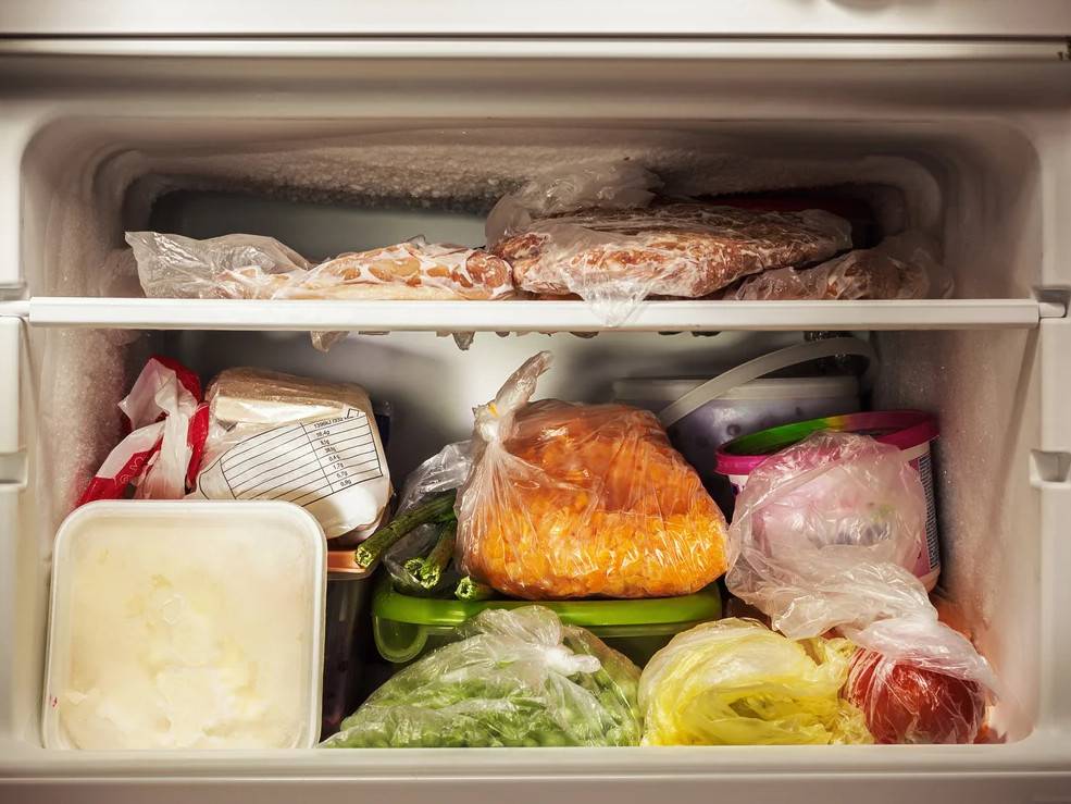 Как хранить хлеб в холодильнике и хлебнице