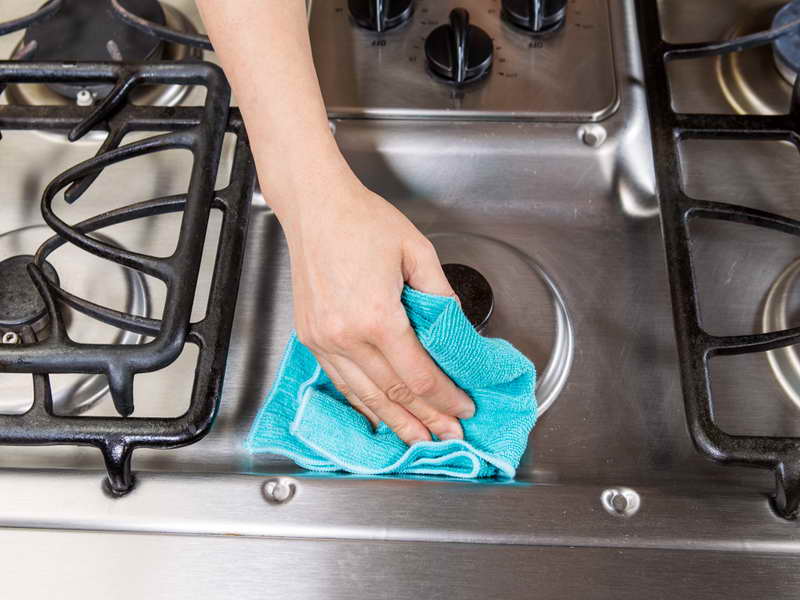 Зачем кухонную плиту протирать уксусом
