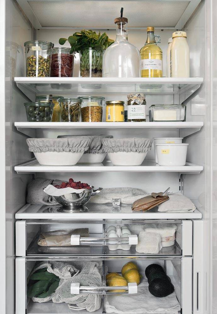 Как грамотно и экономно использовать пространство в холодильнике — советы и правила