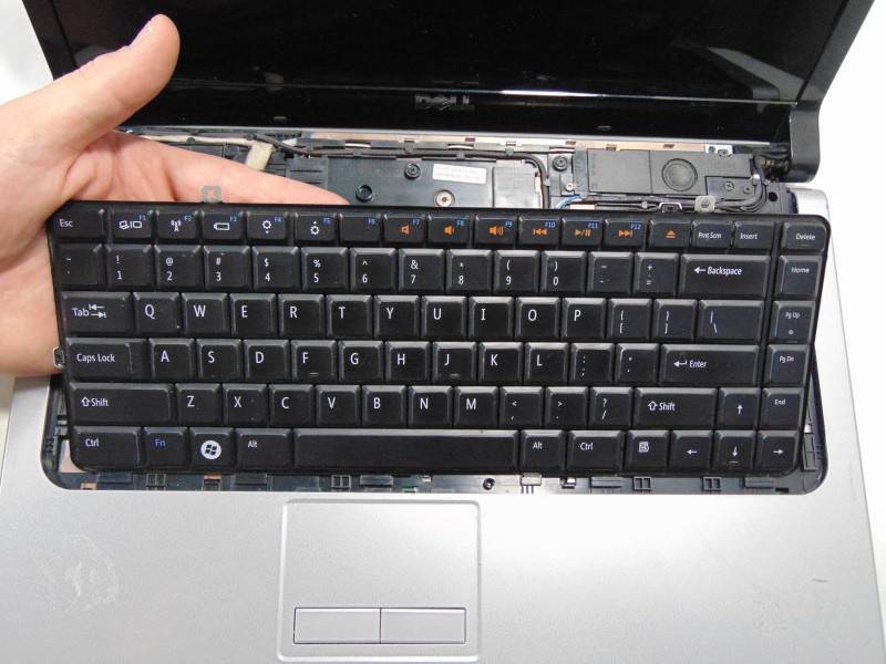 Как снять клавиатуру с ноутбука в домашних условиях