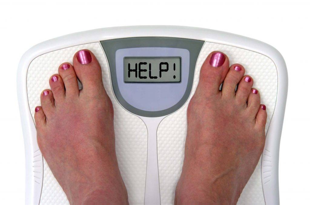 Почему электронные весы показывают разный вес: везде обман