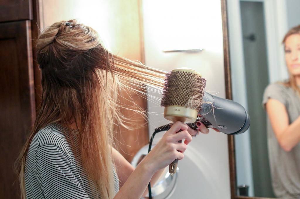 Как правильно сушить волосы феном без вреда - hair site