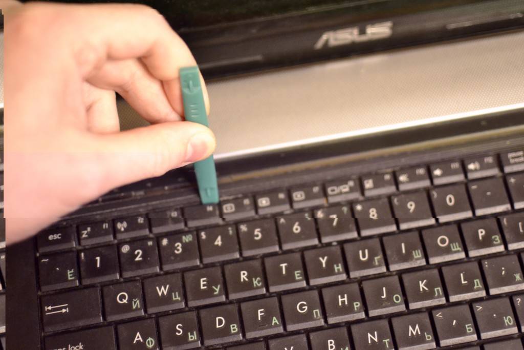 Как чистить клавиатуру на ноутбуке