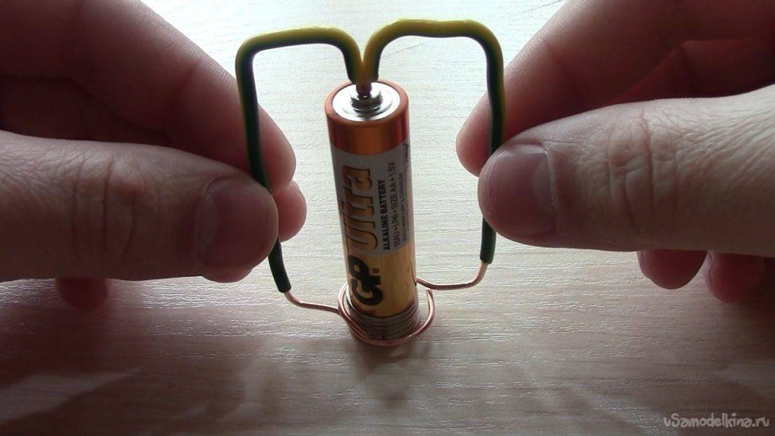 Как восстановить севшую батарейку: сделать зажигалку или лампочку для подделки