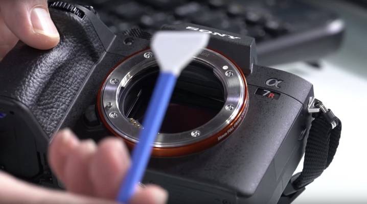 Как чистить объектив фотоаппарата