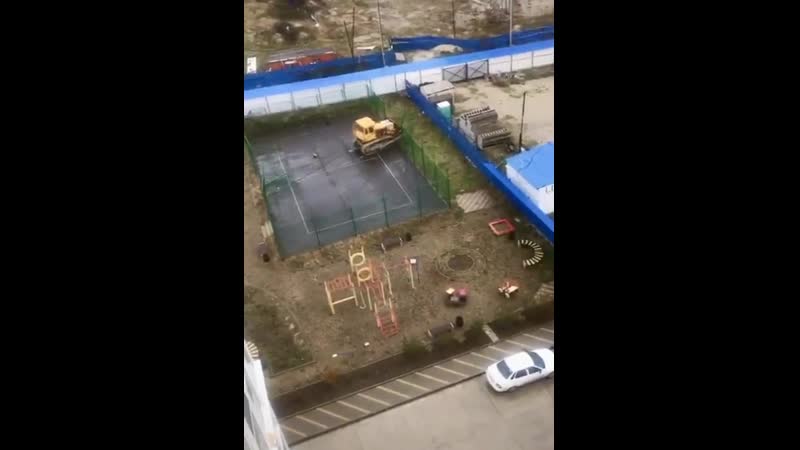 Летающий робот совершил атаку на людей. началось восстание машин? - hi-news.ru