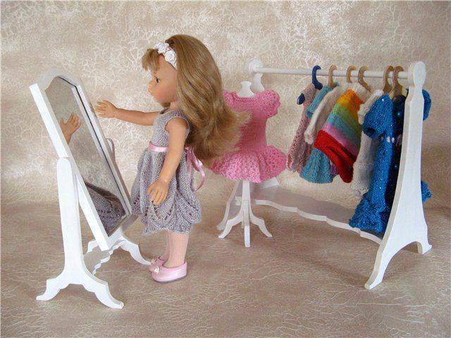 Как сделать шкаф для кукол своими руками из бумаги или газет дома