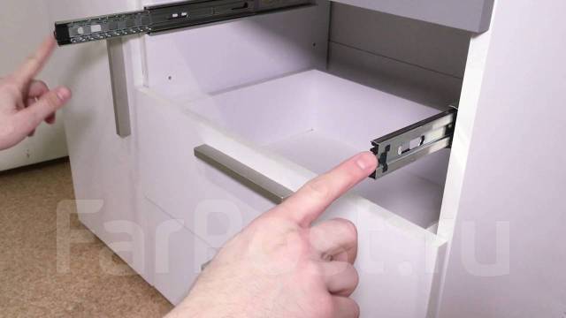 7 способов как передвинуть тяжелый шкаф: одному, по линолеуму, без ножек, в другую комнату