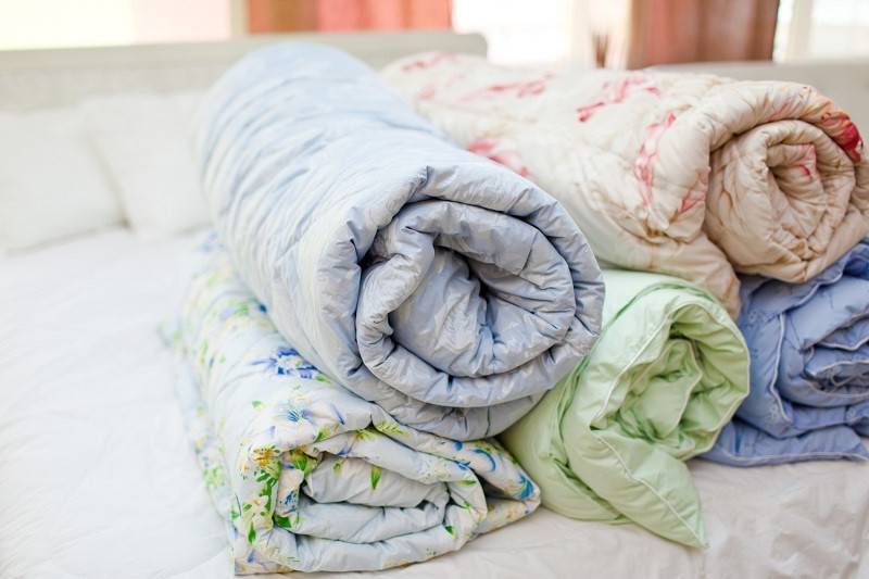 Какое одеяло выбрать для новорожденного? разбираемся в тонкостях ассортимента