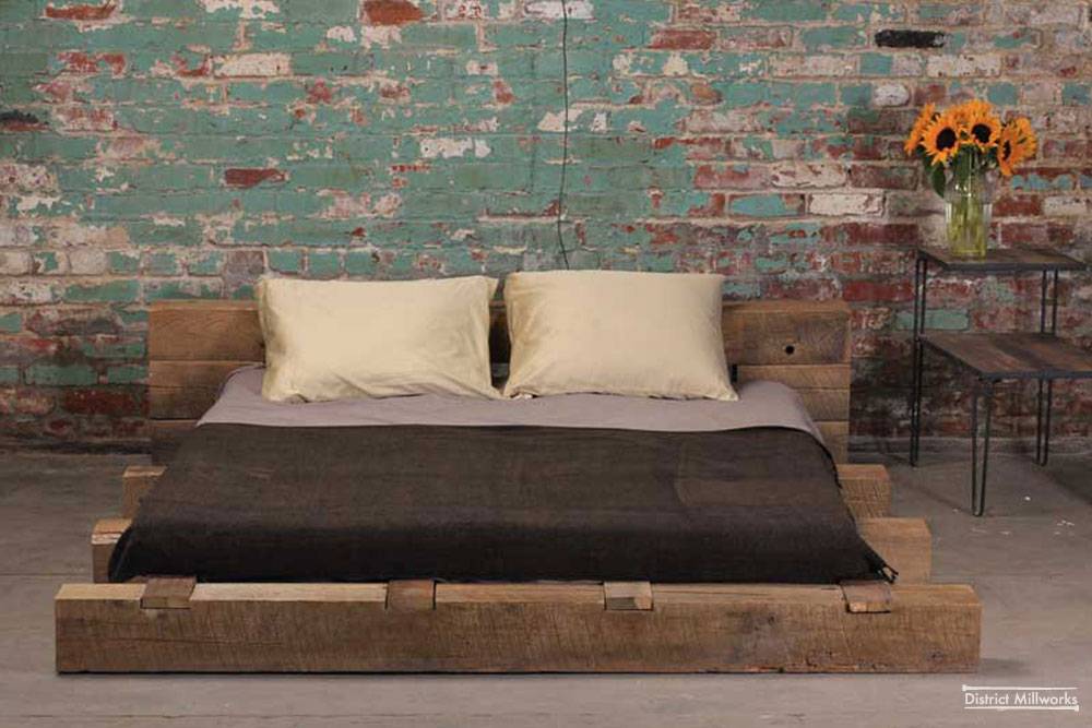 11 идей для создания кровати из паллет в стиле лофт своими руками
