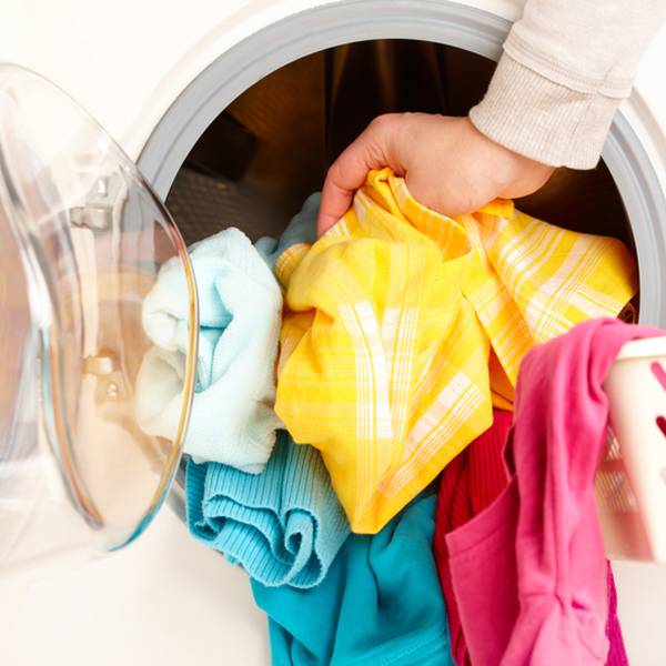Как стирать шерстяные вещи вручную и в стиральной машине: оптимальная температура, средства для стирки и другие нюансы