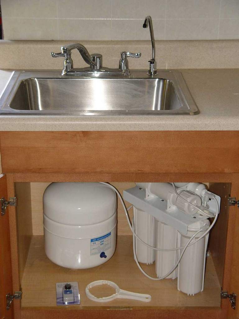 Процедура установки фильтра аквафор для воды