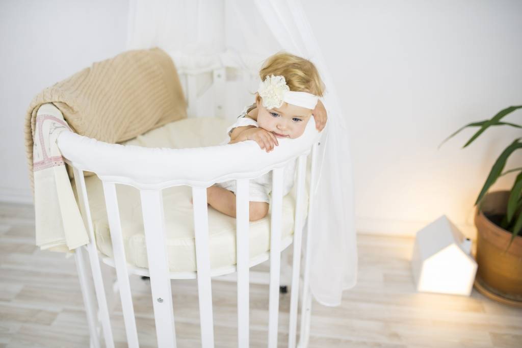 Бортики в кроватку детскую, нужны ли для новорожденного, как стирать, какие лучше выбрать