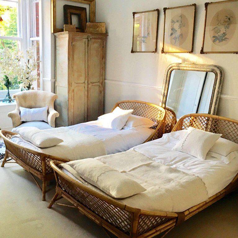 Чем привлекательные французские кровати, новинки моделей с описанием