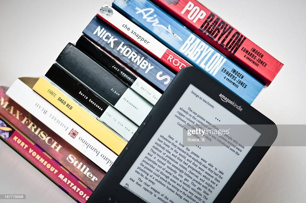 Книги про электронные библиотеки. Электронная книга. Электронные и бумажные книги. Книга и интернет. Чтение электронных книг.