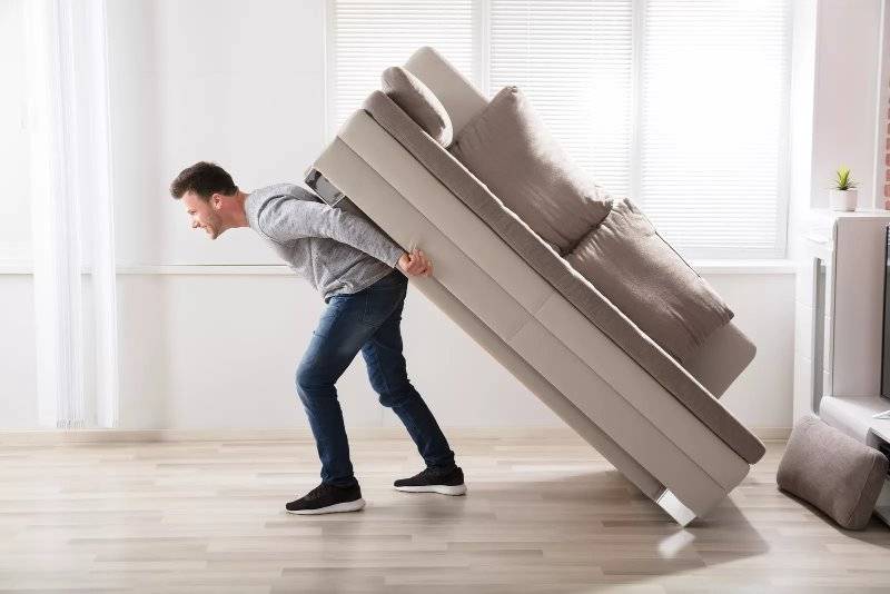12 способов легко передвинуть тяжёлый шкаф, не разгружая его