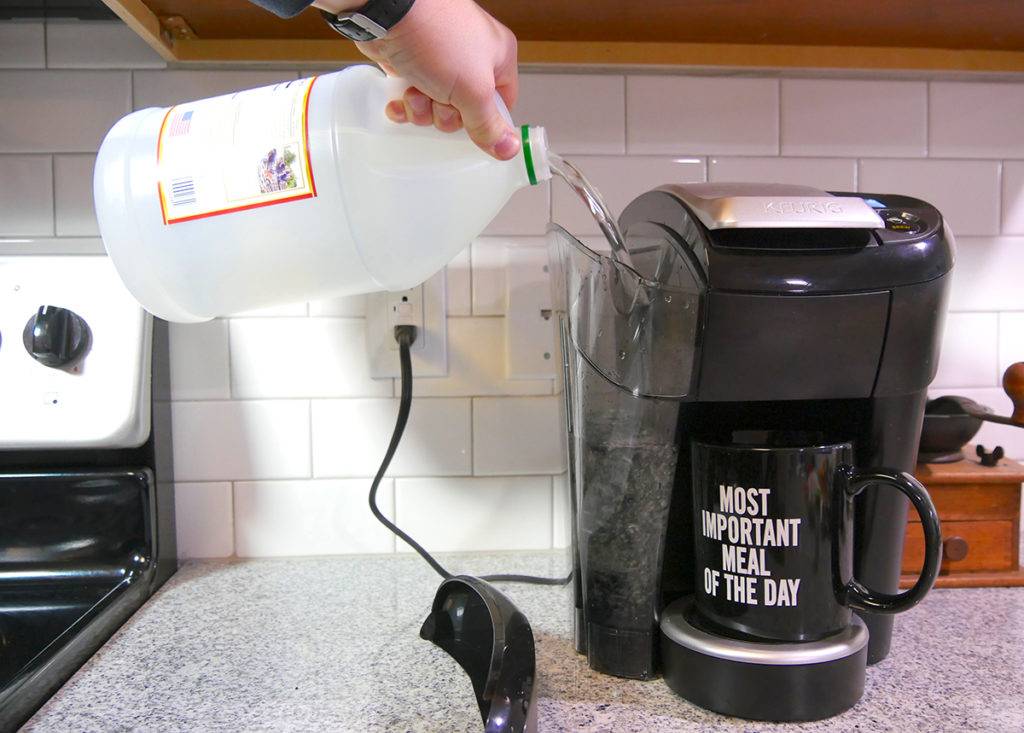 Очистка кофемашины от накипи и кофейных масел: эффективные способы