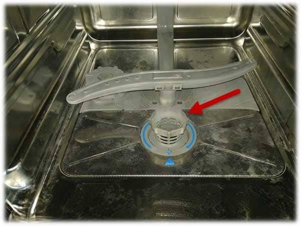 Посудомоечная машина bosch не сливает воду и стоит вода в посудомойке. не заканчивается цикл горит 1 минута