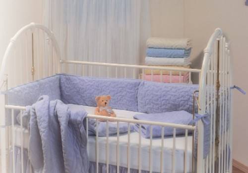 Что нужно в кроватку для новорожденного: список необходимых вещей и аксессуаров