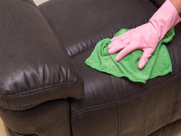 Как очистить пятна зелёнки с кожаного дивана и других поверхностей