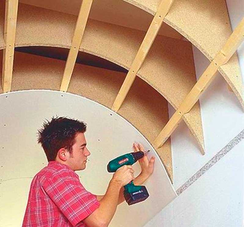Как самостоятельно подшить потолок фанерой?