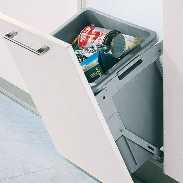 Где разметить мусорное ведро на кухне?