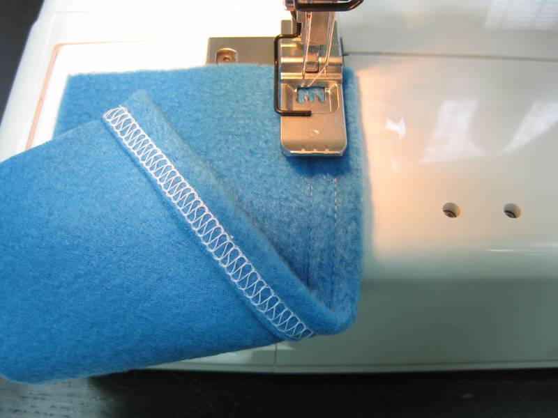 Как шить трикотаж на обычной швейной машине: как прошить, шитье на машинке без оверлока, каким швом, иглой правильно сшить вязаный