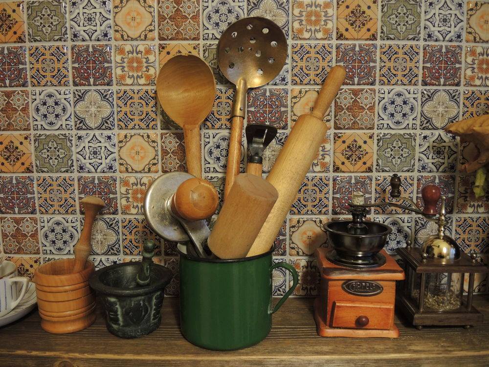 Что относится к кухонной посуде: какие виды утвари должны быть на кухне