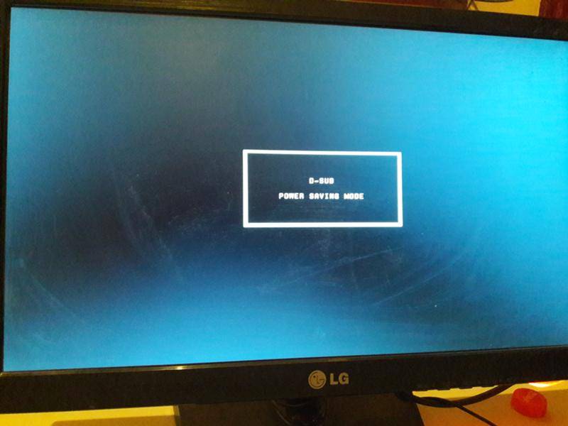 Монитор работает но черный экран нет изображения