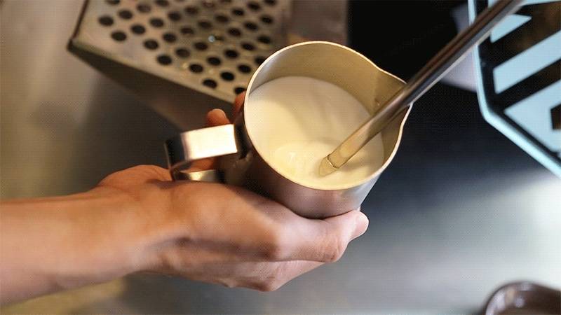 Как взбить молоко для капучино